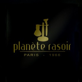 Coffret PLANETE RASOIR (2 pièces : blaireau/savon)