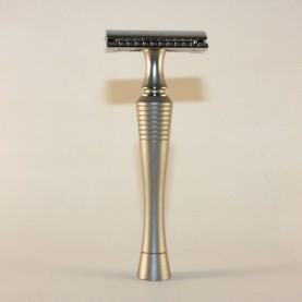 Rasoir de sûreté peigne fermé